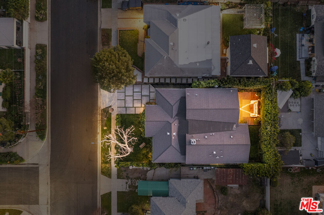 5919 Encino Ave