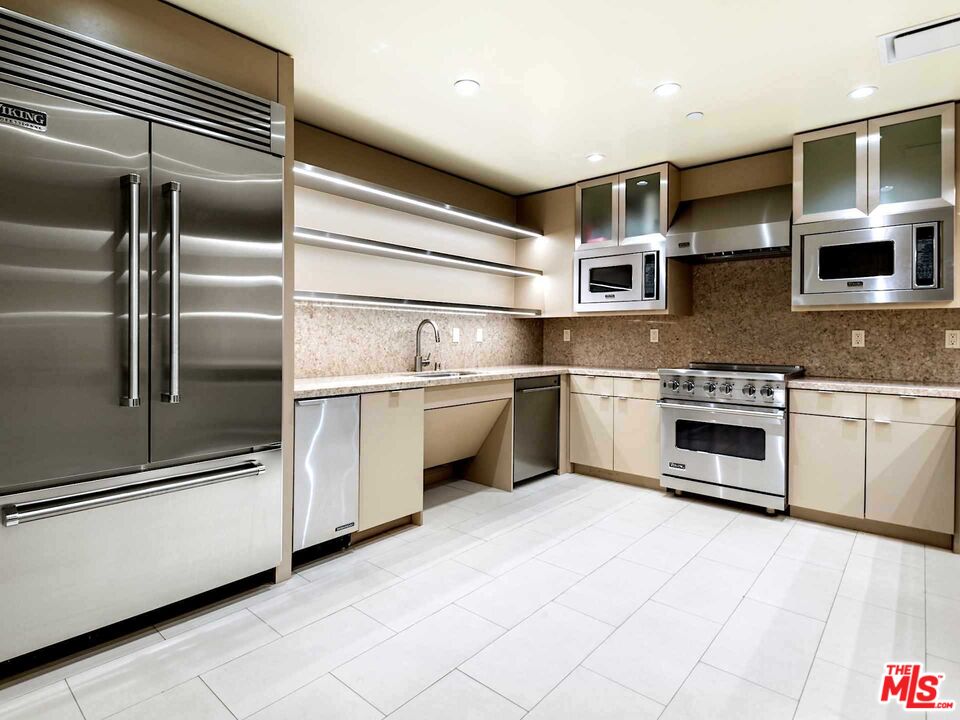 10560 Wilshire Blvd Unit: 603