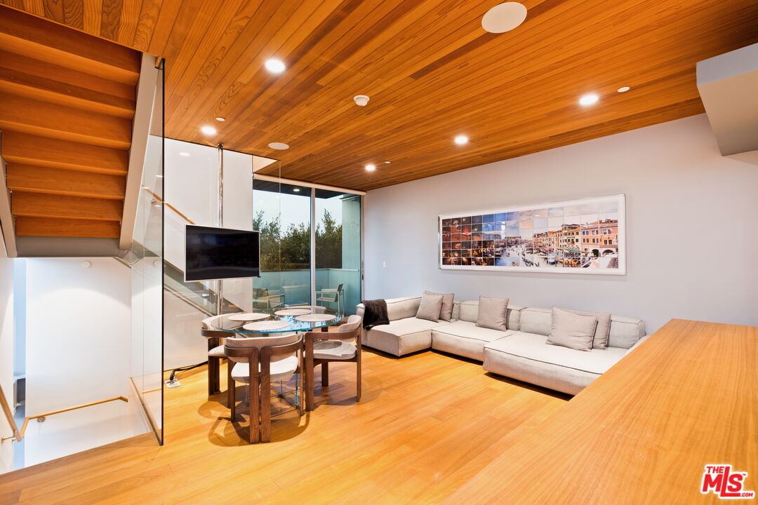 1257 Edris Dr