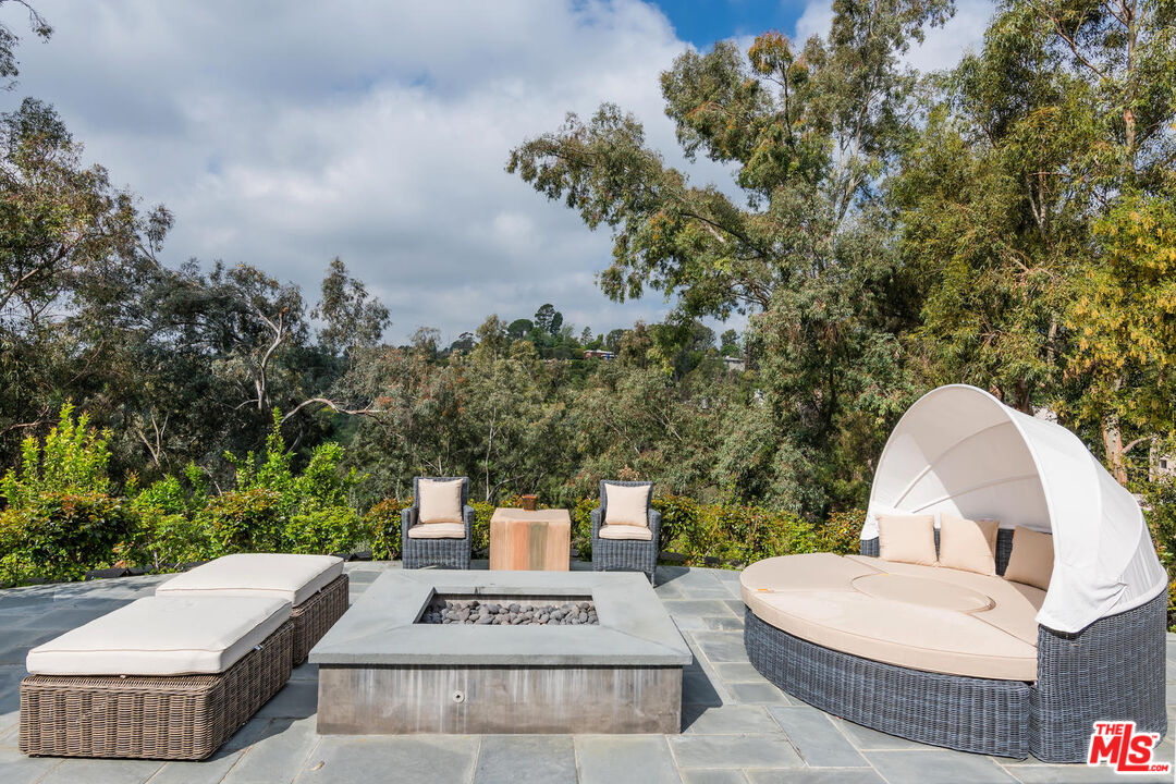 3035 Lake Glen Dr
