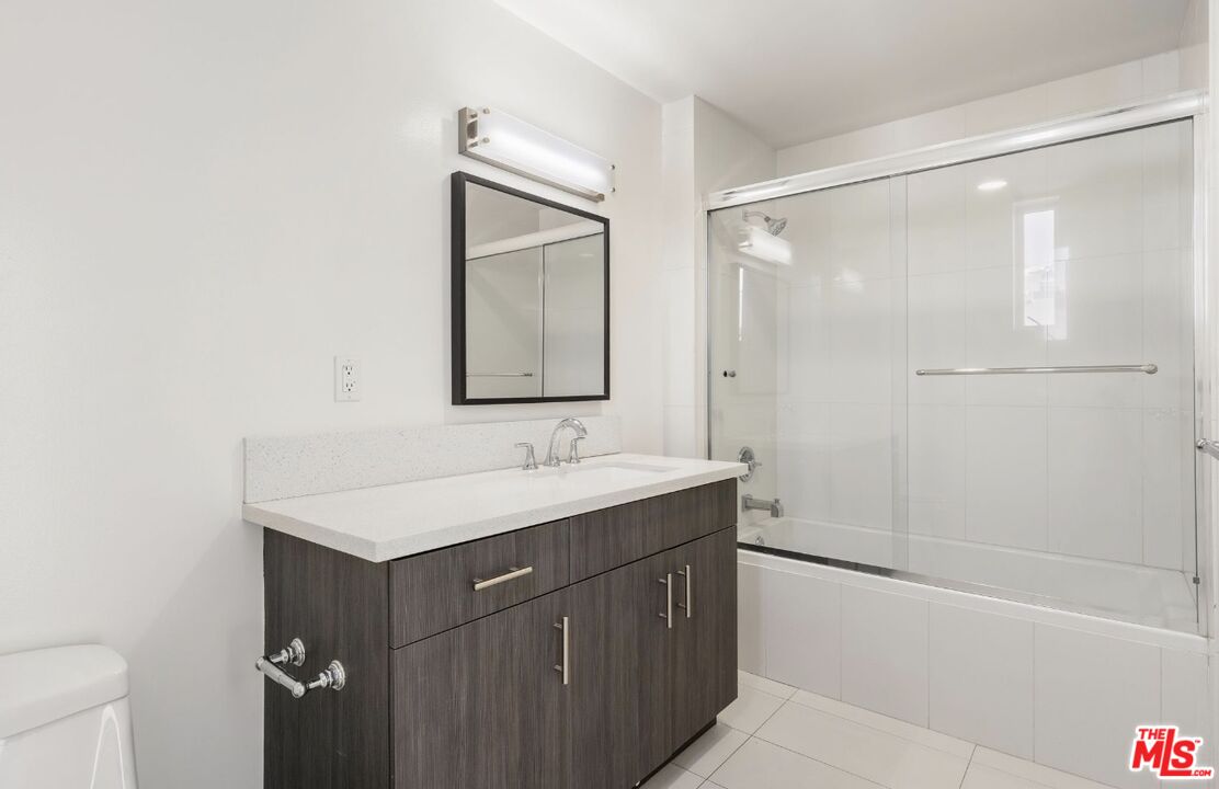 825 E 4th St Unit: 507