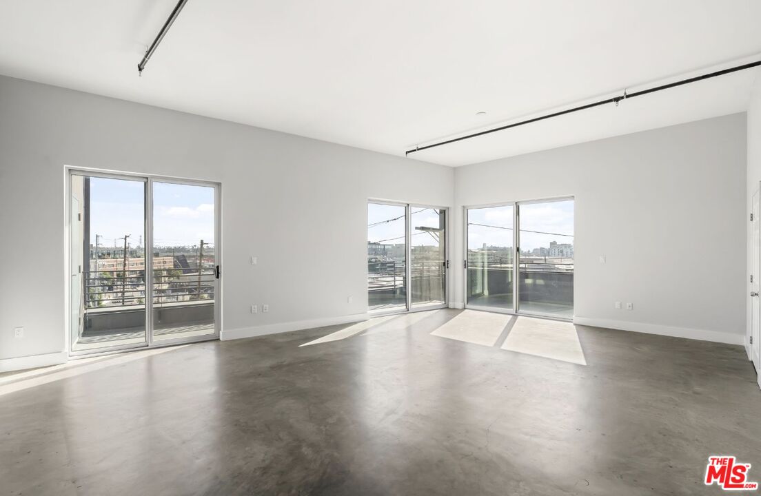 825 E 4th St Unit: 507