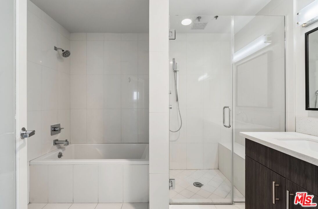 825 E 4th St Unit: 507