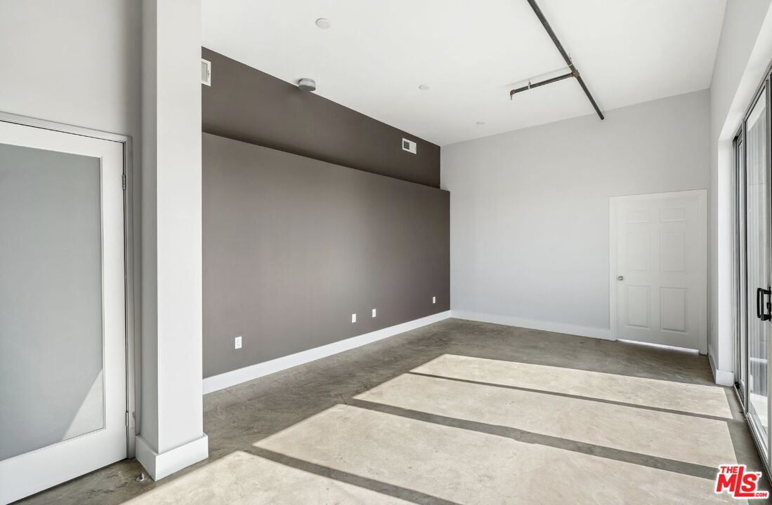 825 E 4th St Unit: 507