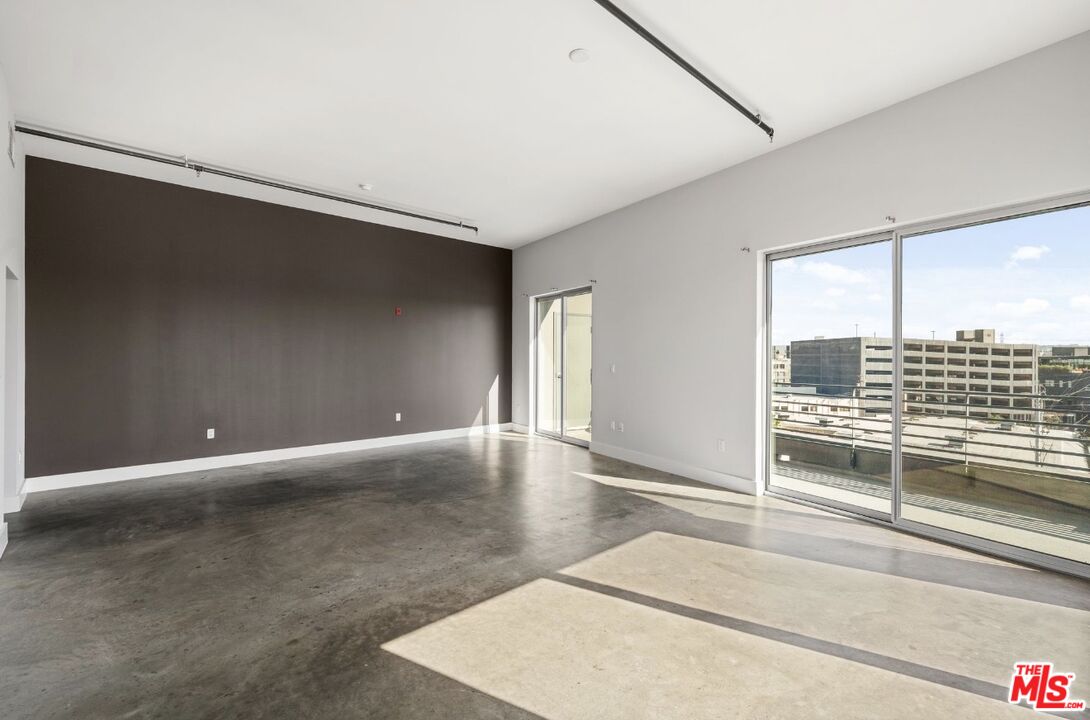 825 E 4th St Unit: 507