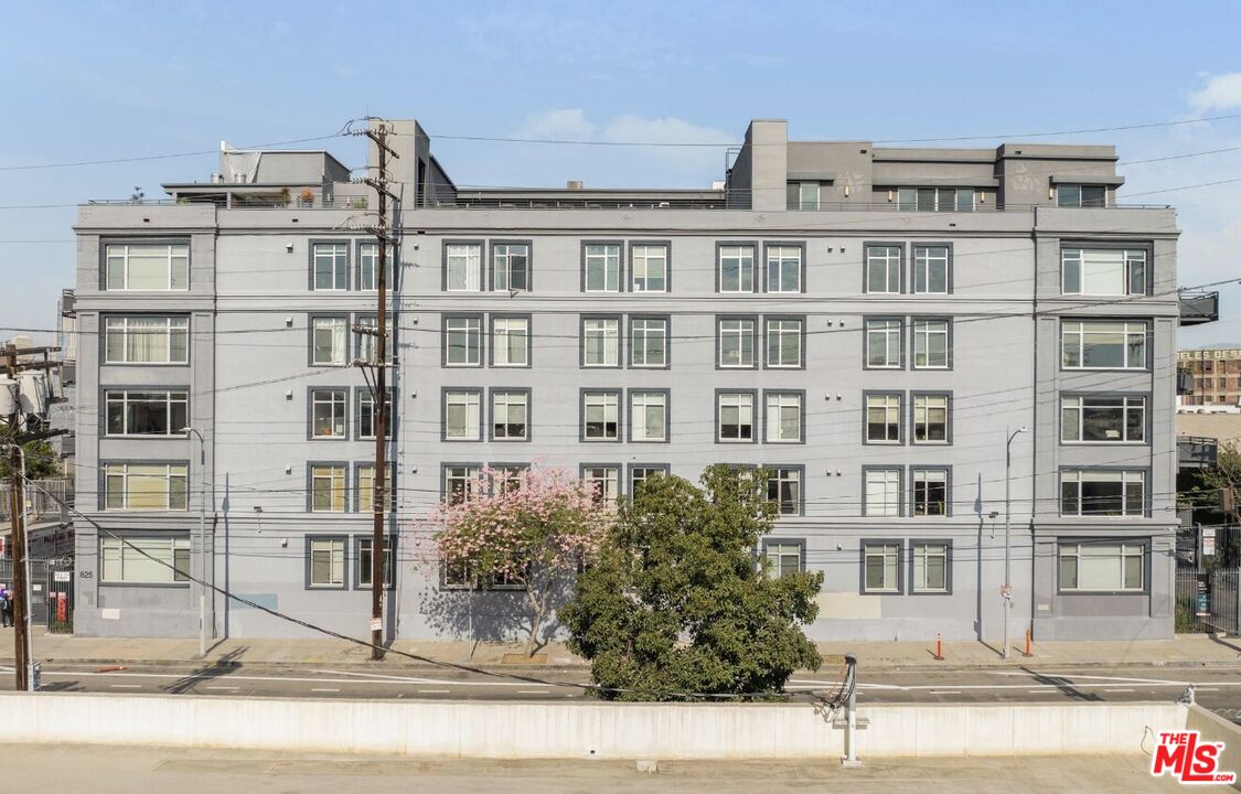 825 E 4th St Unit: 507