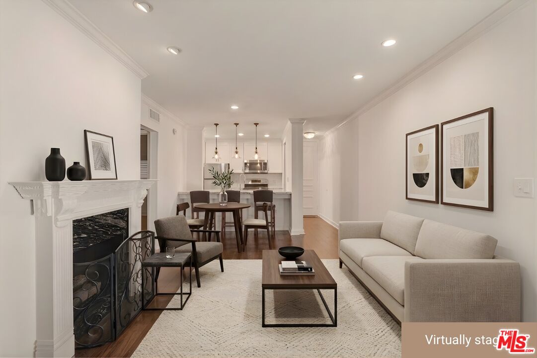 141 S Clark Dr Unit: 225