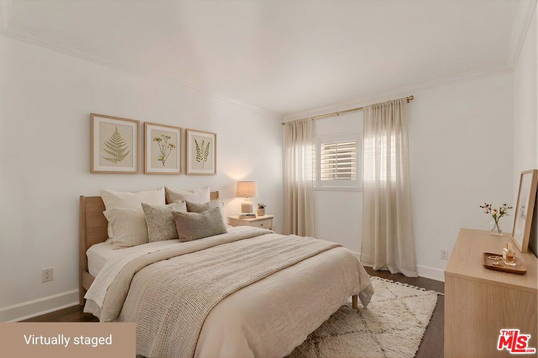 141 S Clark Dr Unit: 225