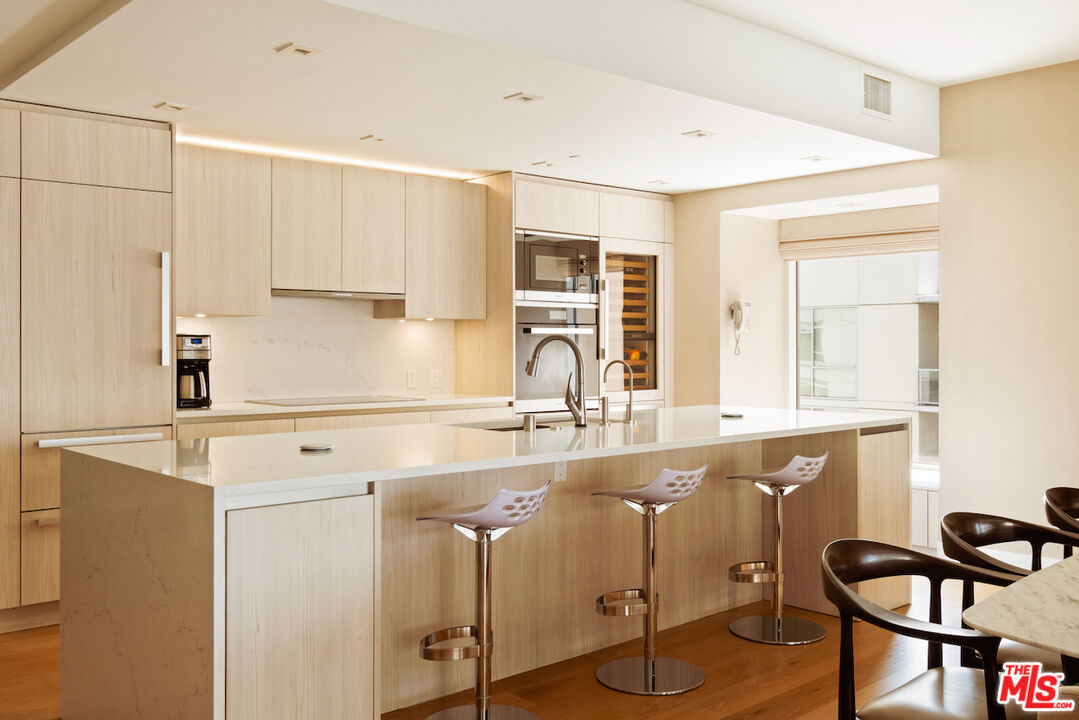 6250 Hollywood Blvd Unit: 8M