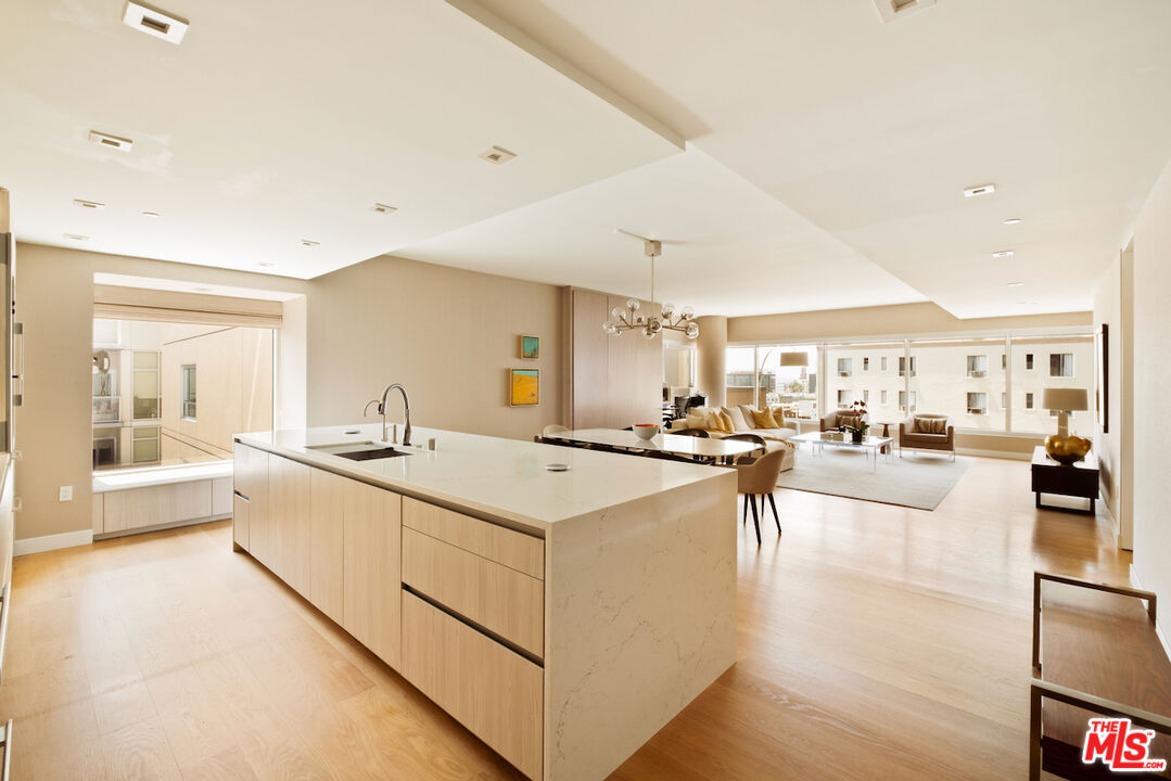 6250 Hollywood Blvd Unit: 8M