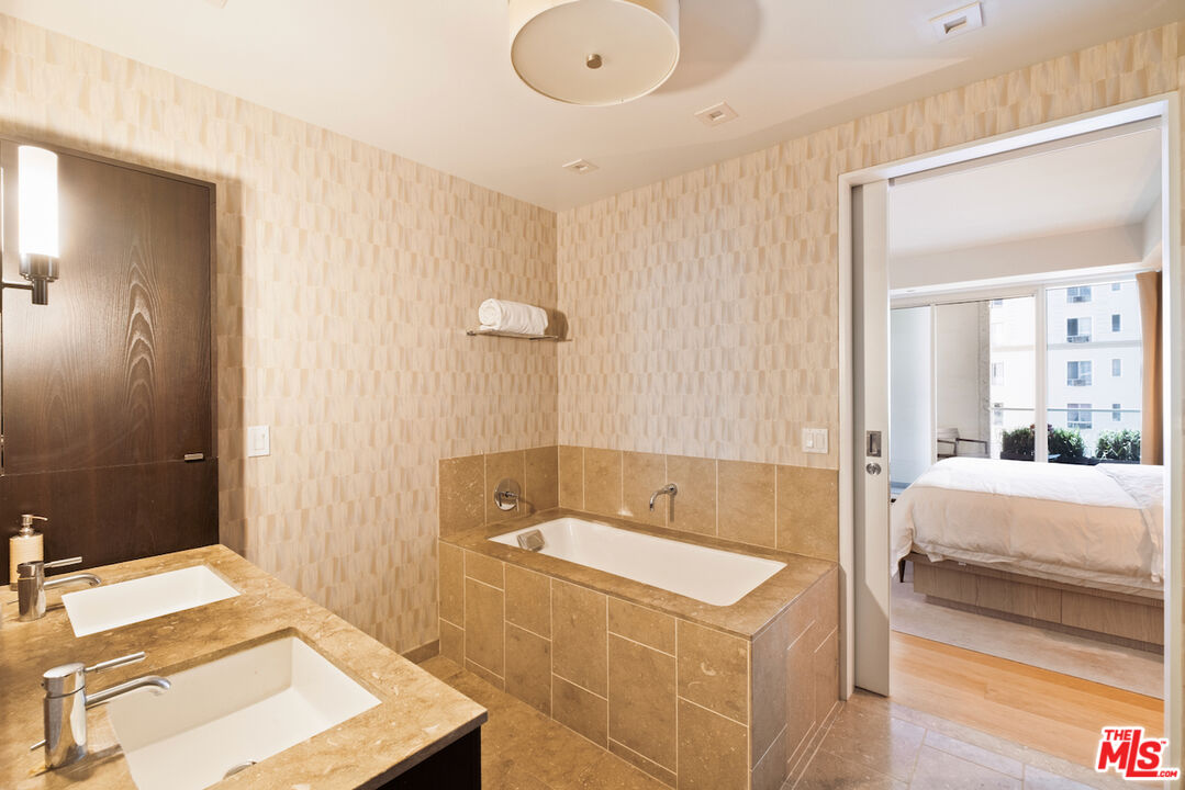 6250 Hollywood Blvd Unit: 8M