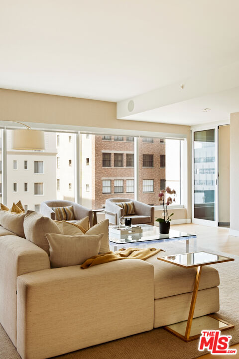 6250 Hollywood Blvd Unit: 8M