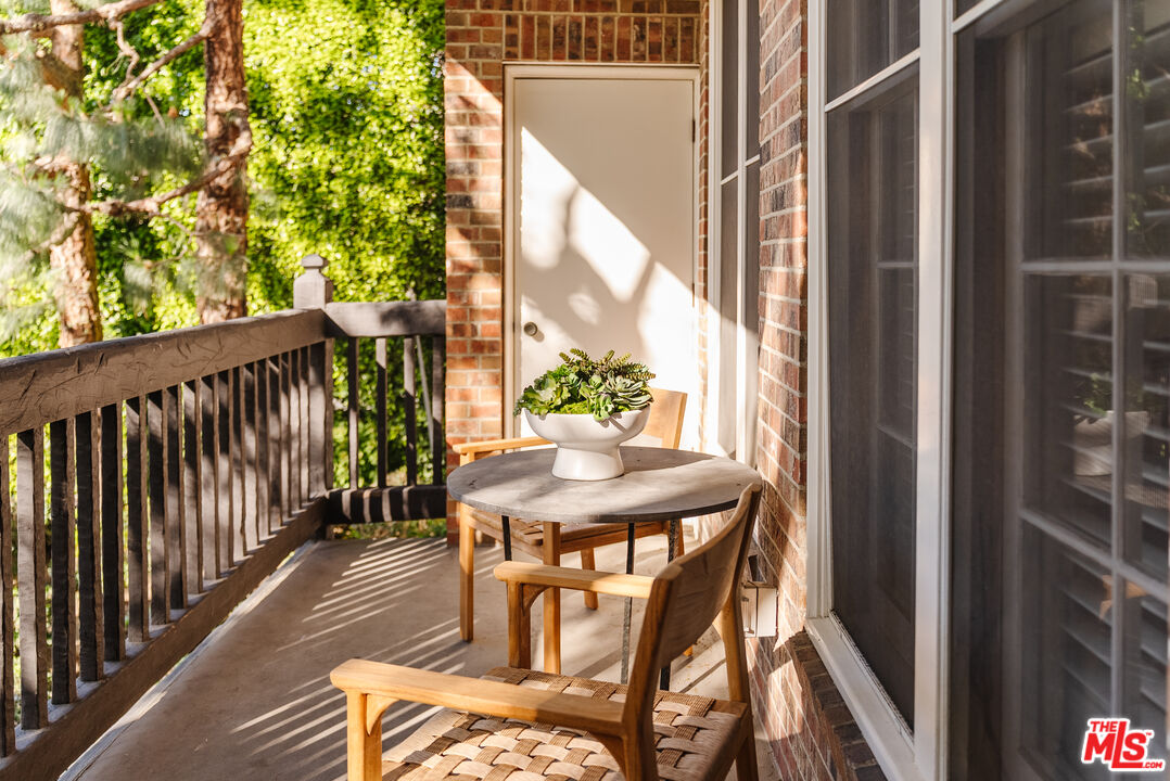 420 S Barrington Ave Unit: 101