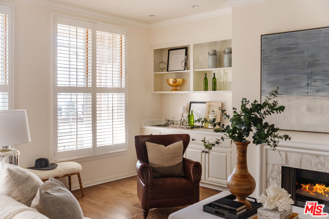 420 S Barrington Ave Unit: 101