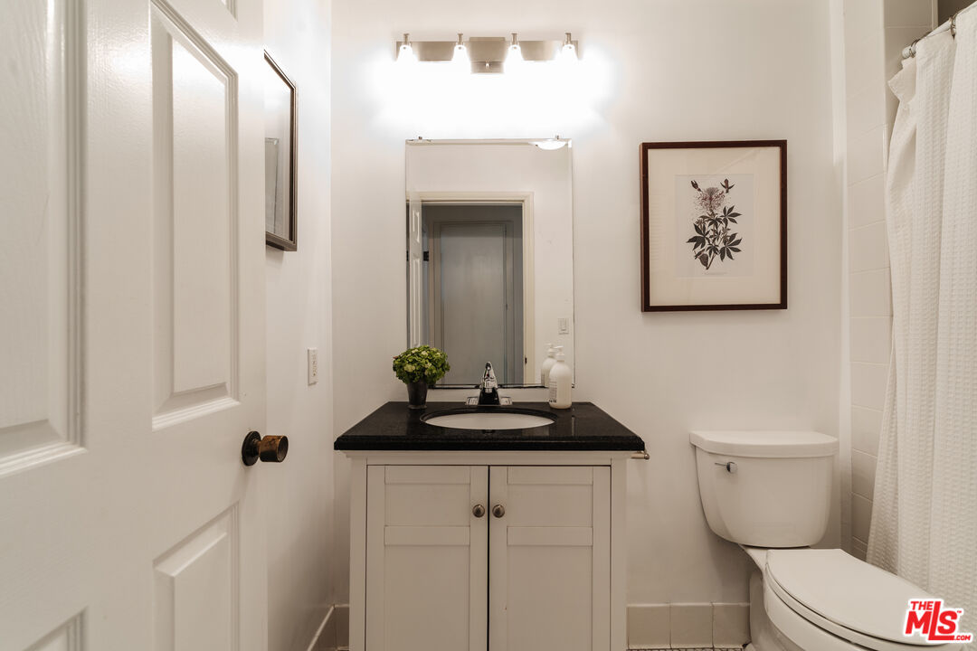 420 S Barrington Ave Unit: 101