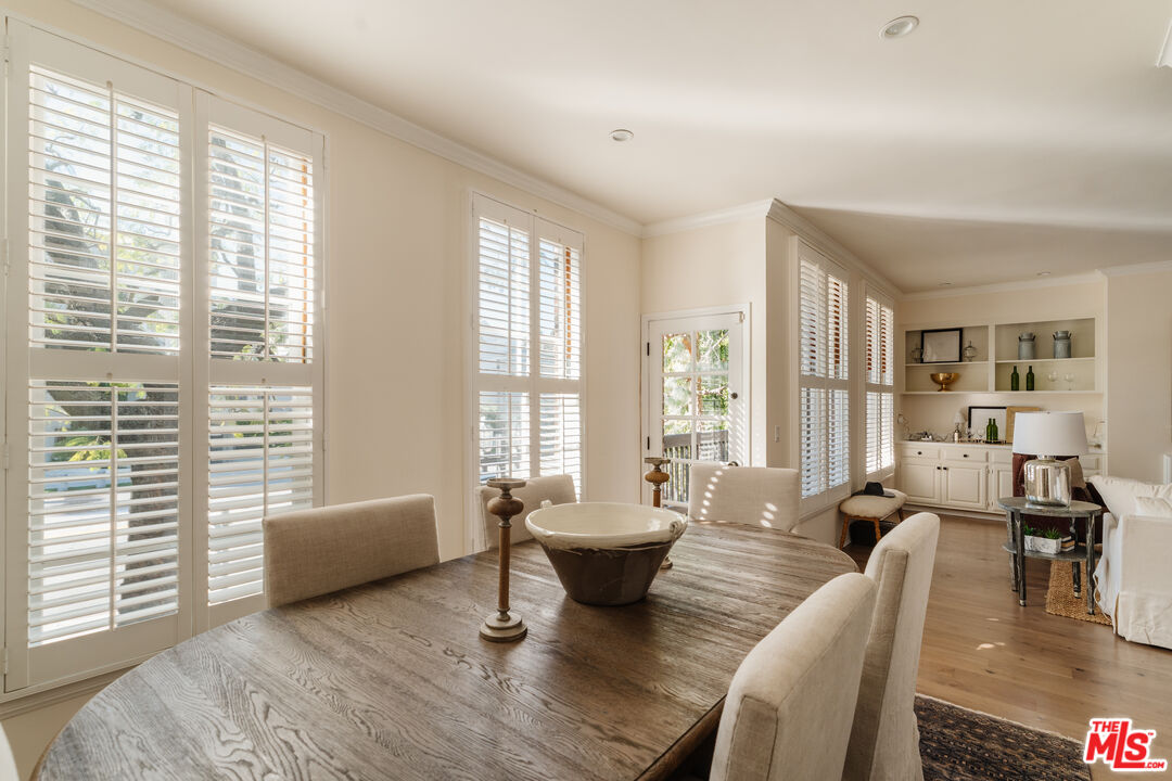 420 S Barrington Ave Unit: 101