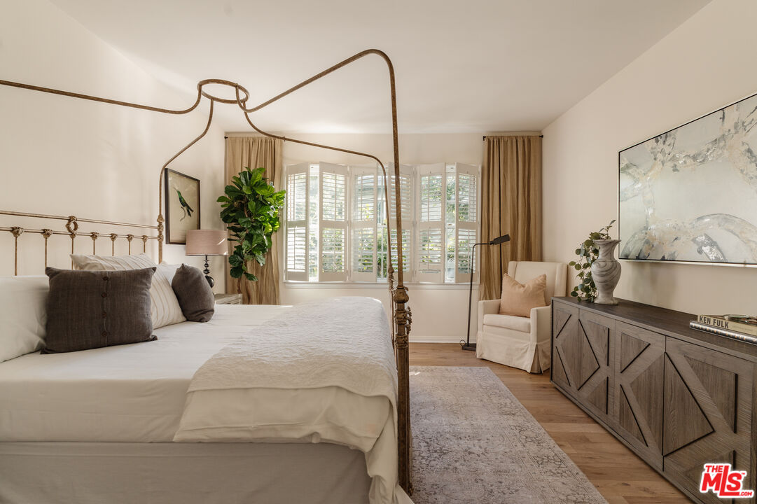 420 S Barrington Ave Unit: 101