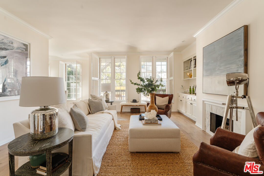 420 S Barrington Ave Unit: 101