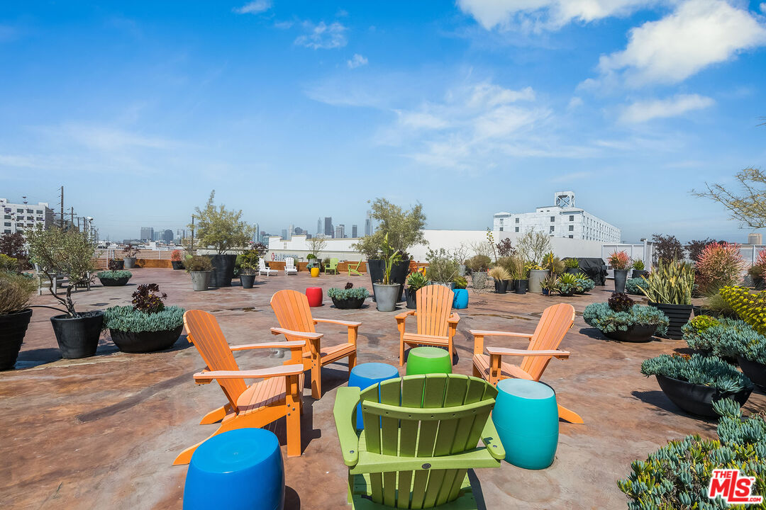 1855 Industrial St Unit: 703
