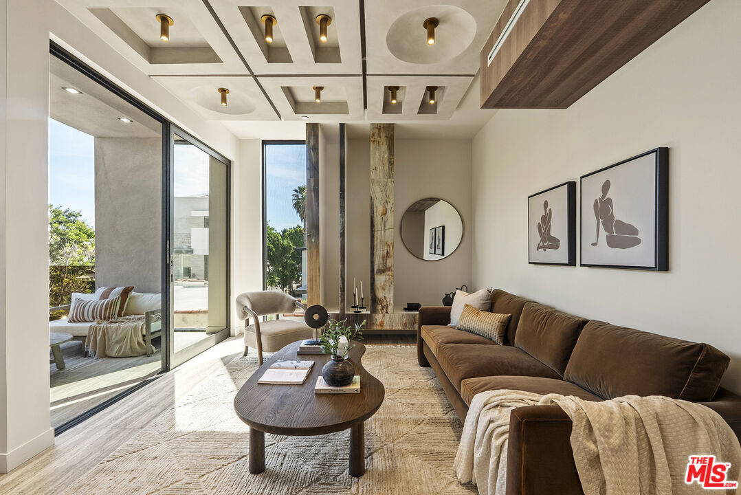 1021 N Ogden Dr Unit: PH 4