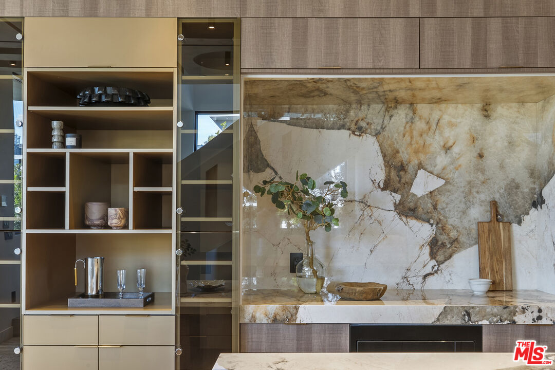 1021 N Ogden Dr Unit: PH 4