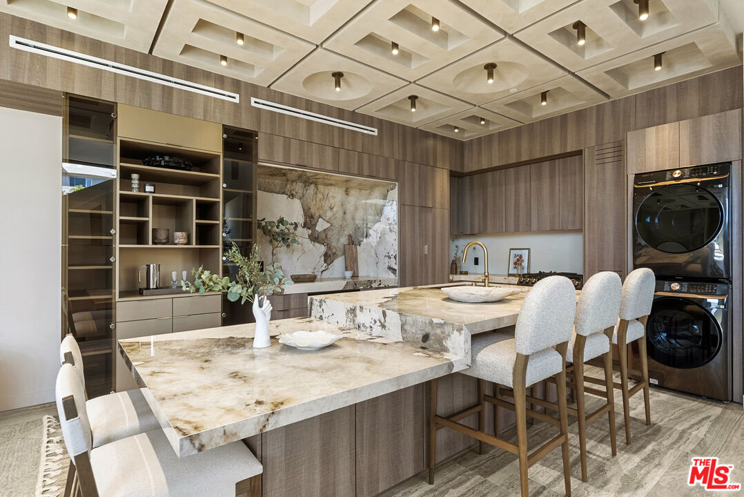 1021 N Ogden Dr Unit: PH 4
