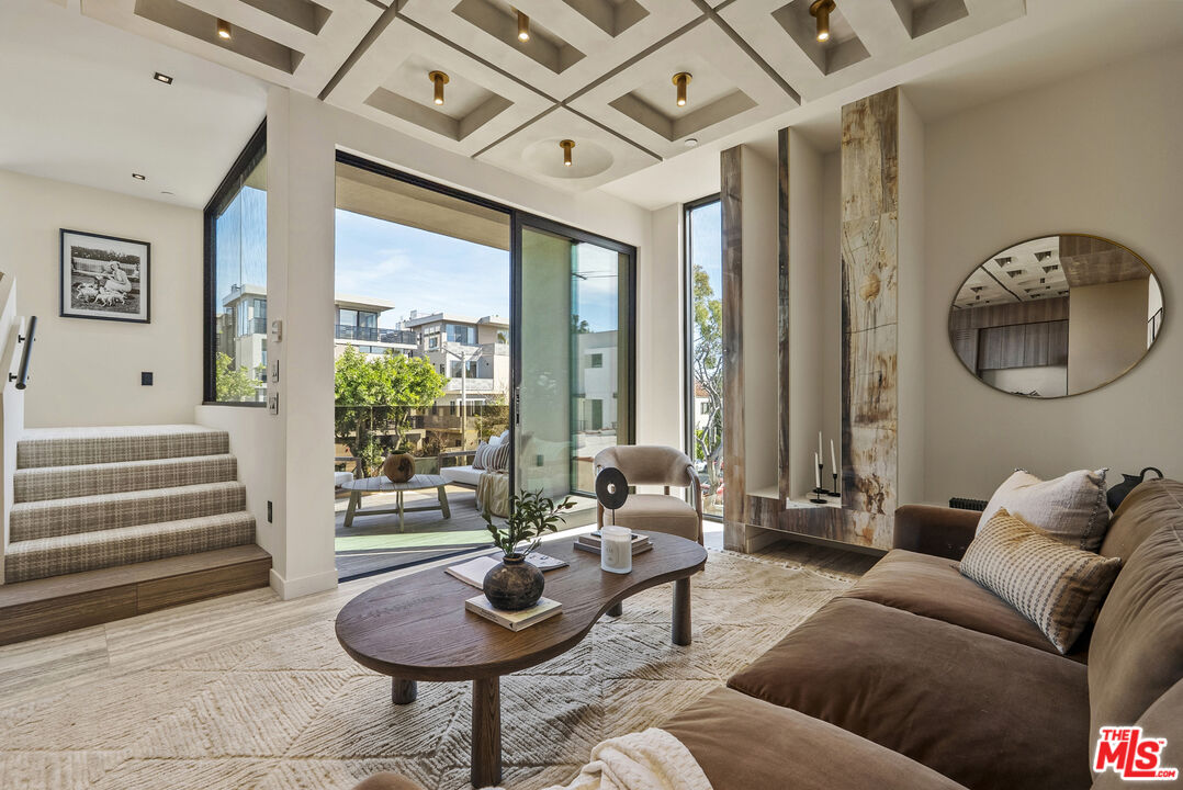 1021 N Ogden Dr Unit: PH 4