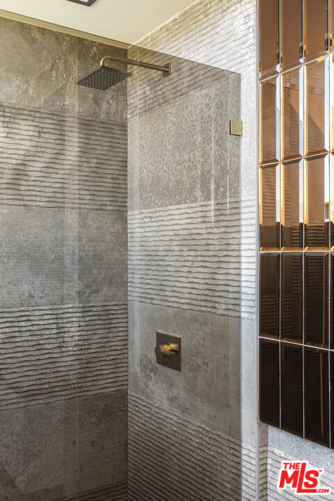 1021 N Ogden Dr Unit: PH 4