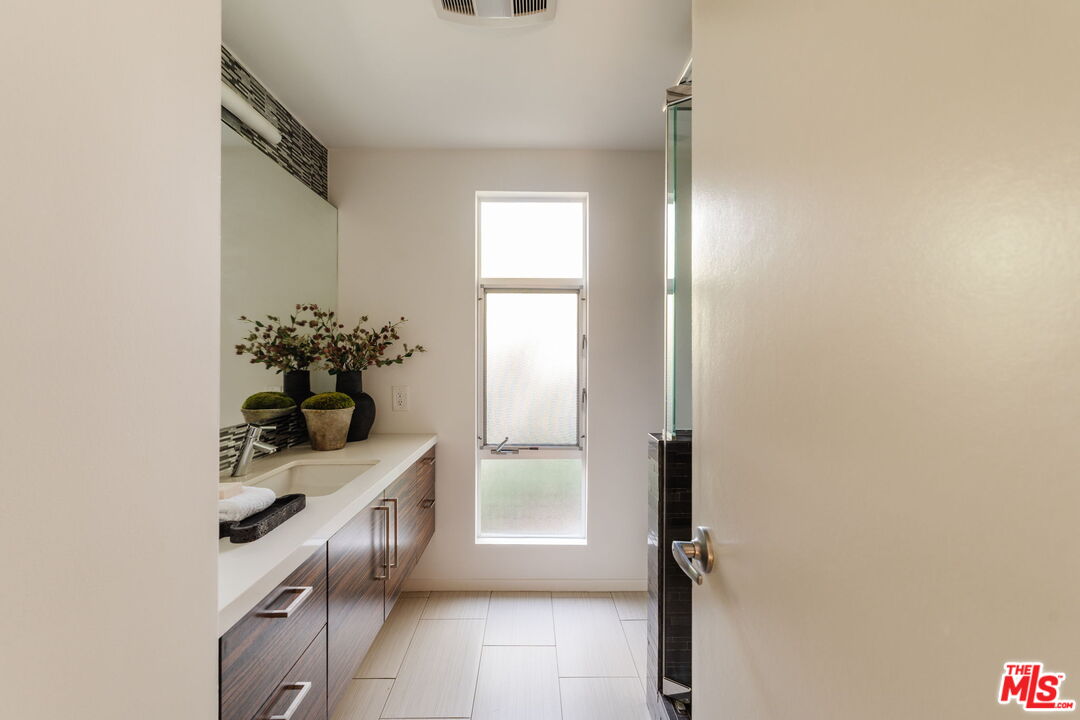 3688 Buena Park Dr