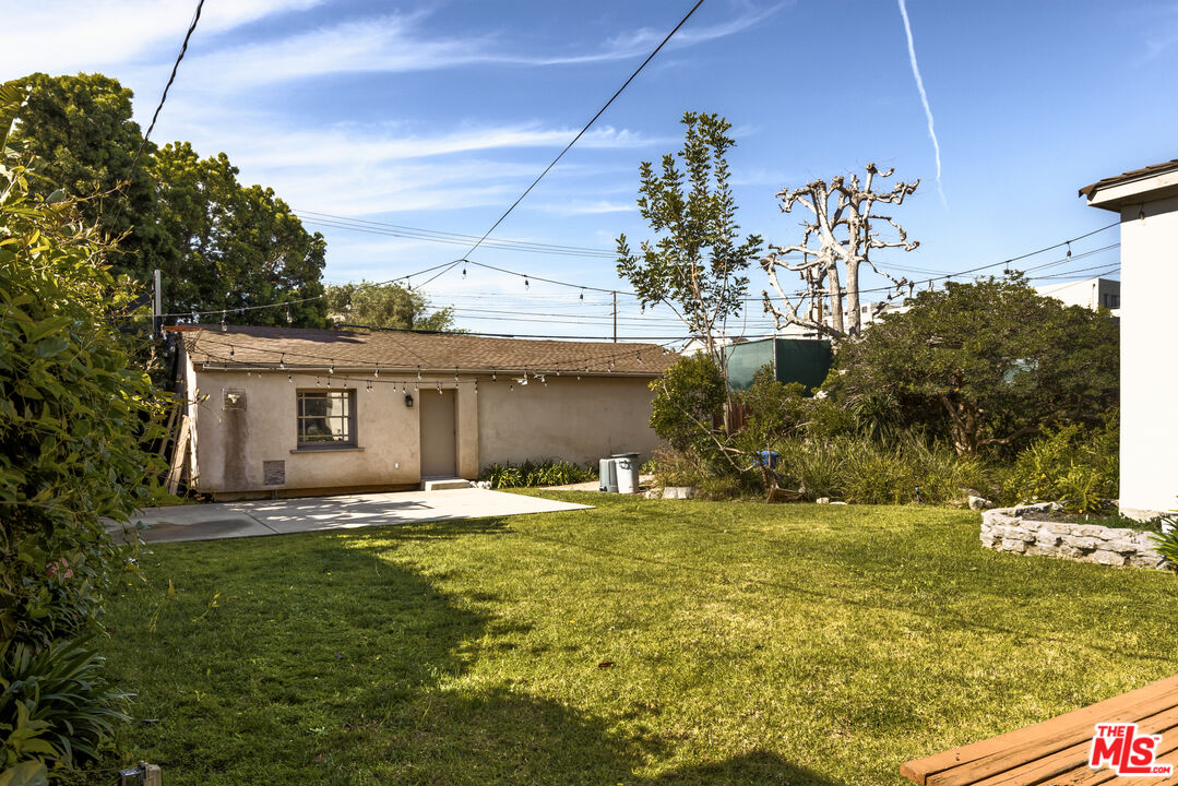 3571 Ocean View Ave