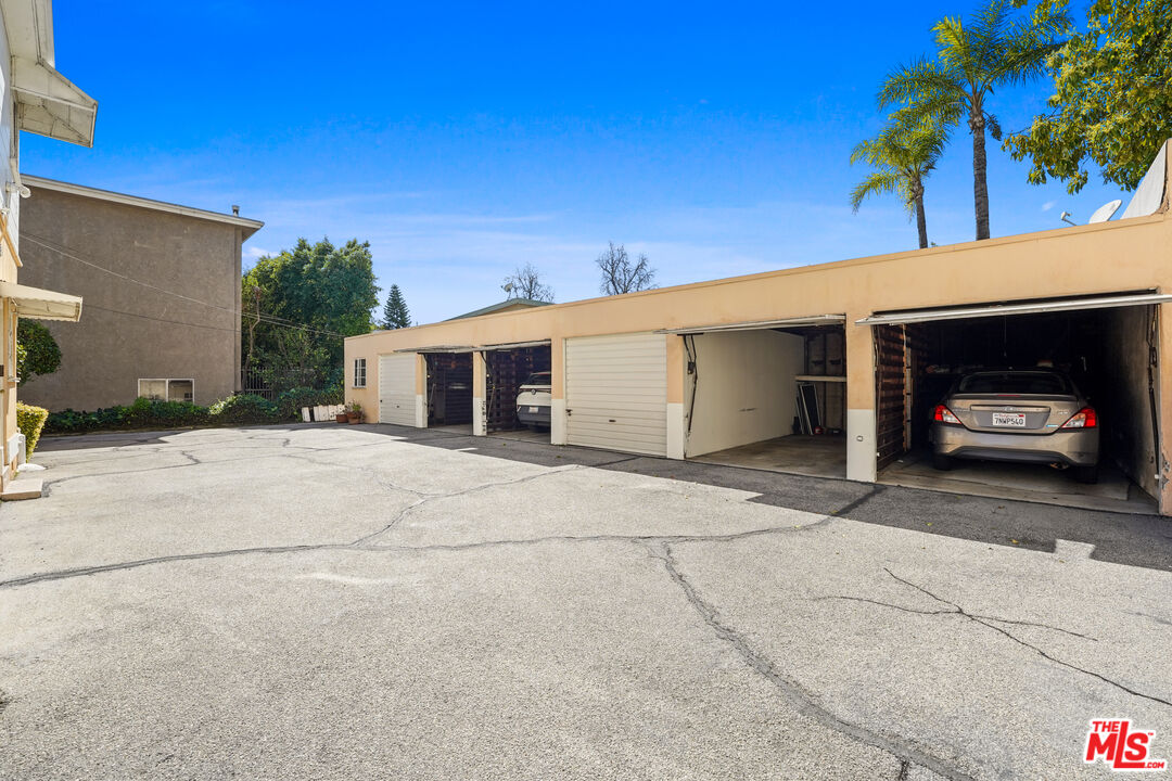 4909 Coldwater Canyon Ave