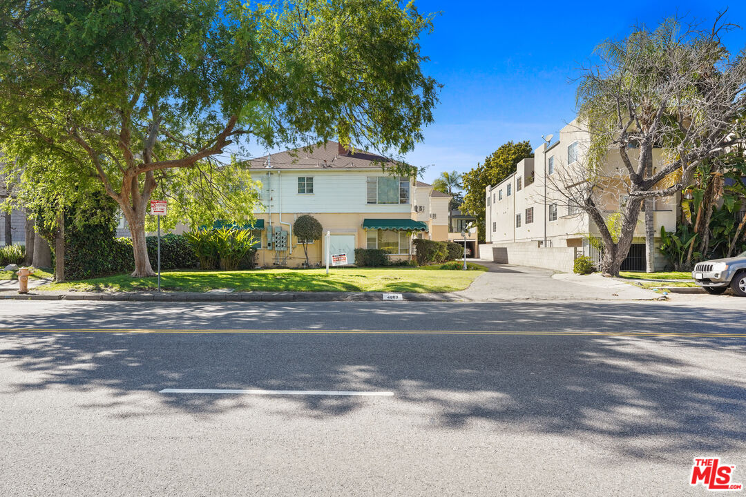 4909 Coldwater Canyon Ave