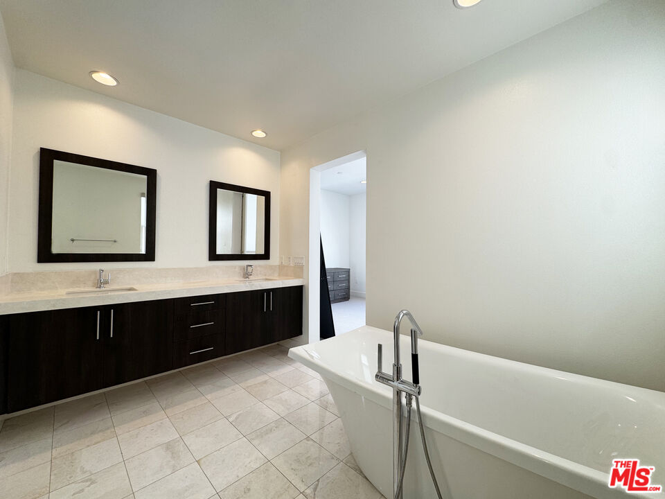12457 Osprey Ln Unit: 3