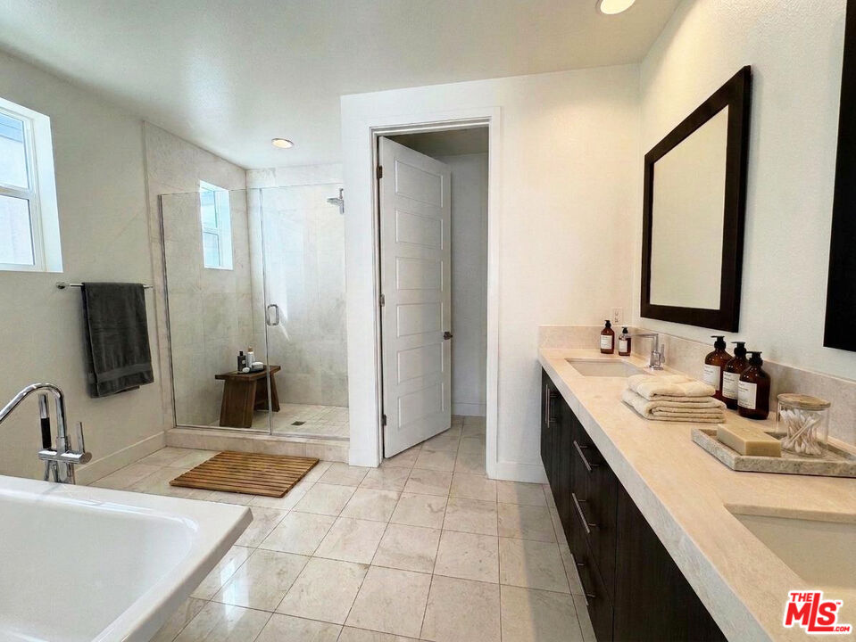 12457 Osprey Ln Unit: 3