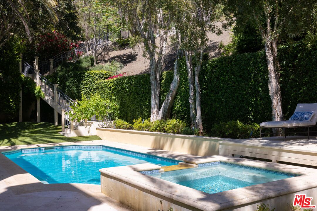 1160 Chantilly Rd