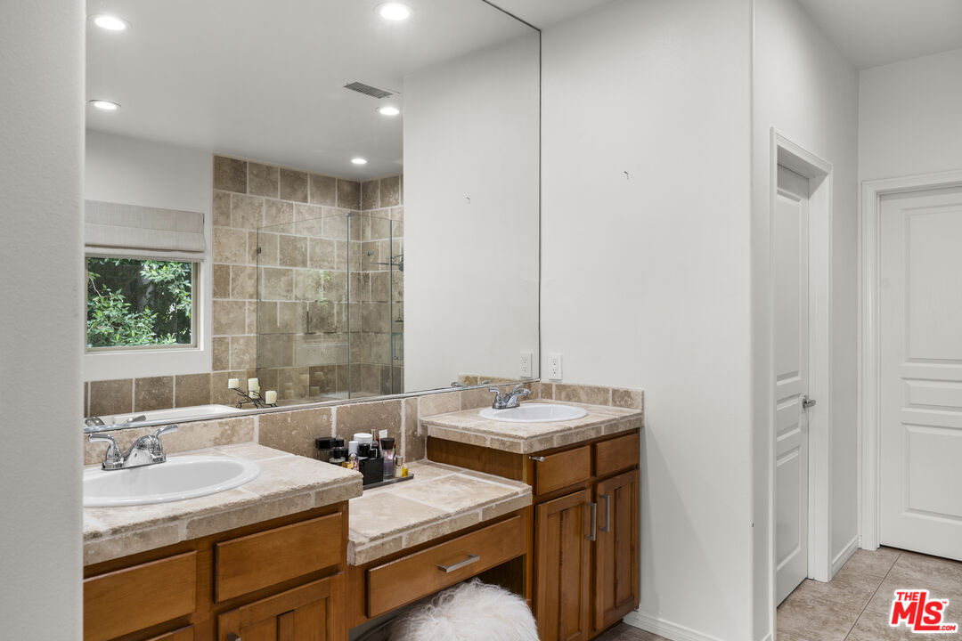 18330 Hanan Ct