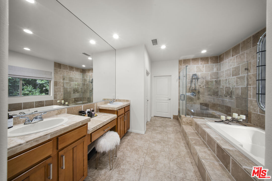 18330 Hanan Ct