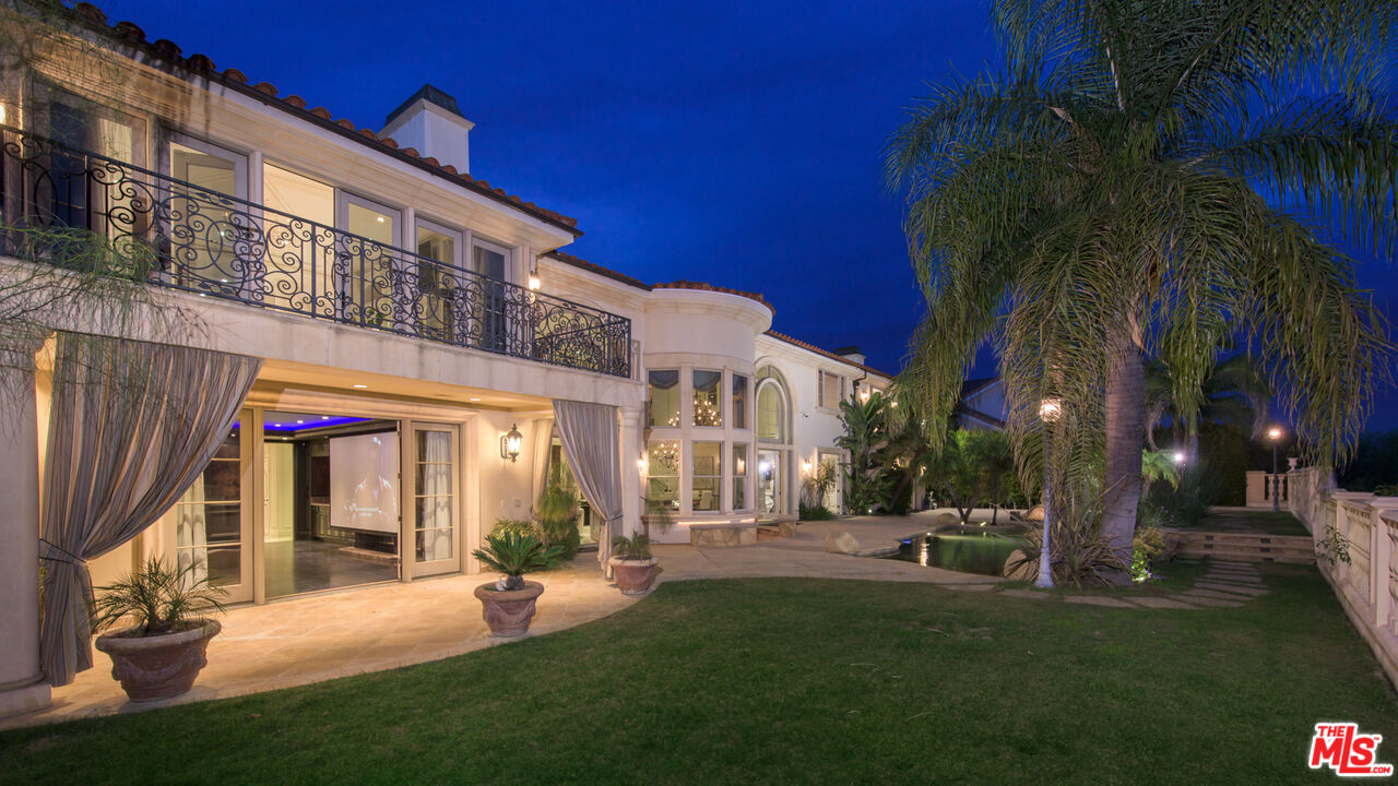 3016 Elvido DR