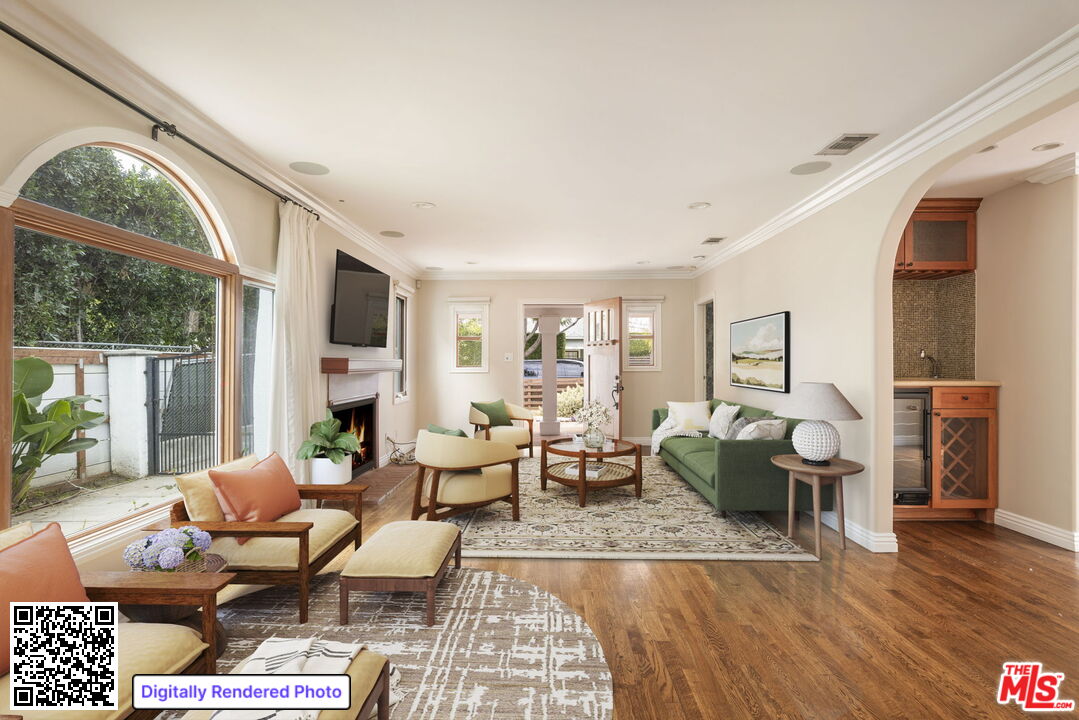1134 N Poinsettia Pl