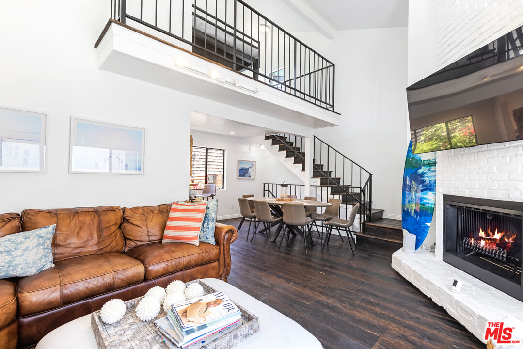 29231 HEATHERCLIFF RD Unit: 2