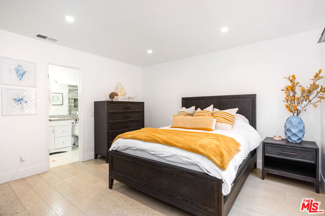 29231 HEATHERCLIFF RD Unit: 2