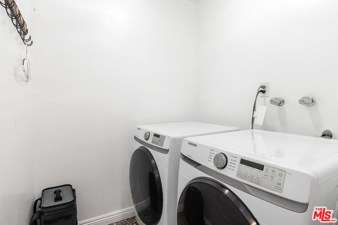29231 HEATHERCLIFF RD Unit: 2
