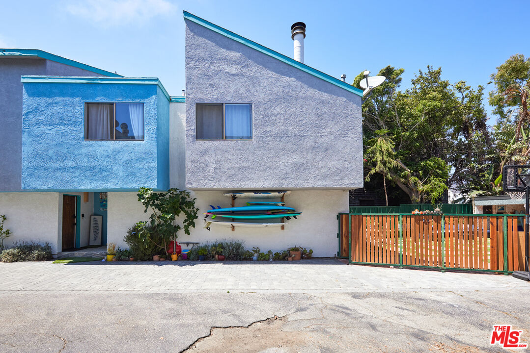 29231 HEATHERCLIFF RD Unit: 2