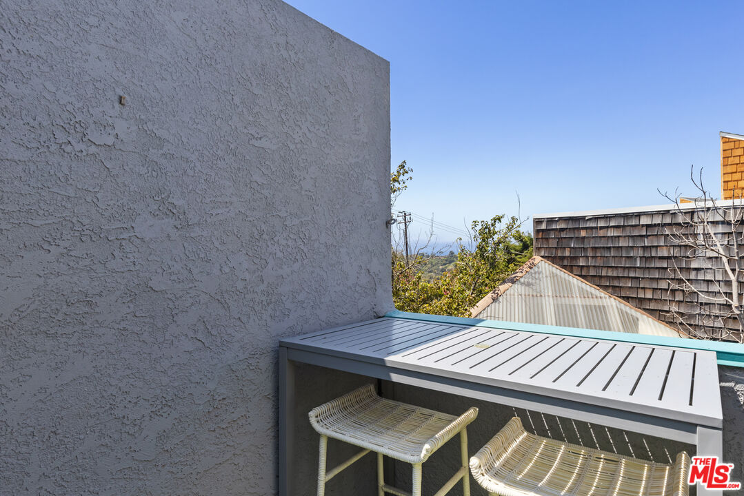 29231 HEATHERCLIFF RD Unit: 2