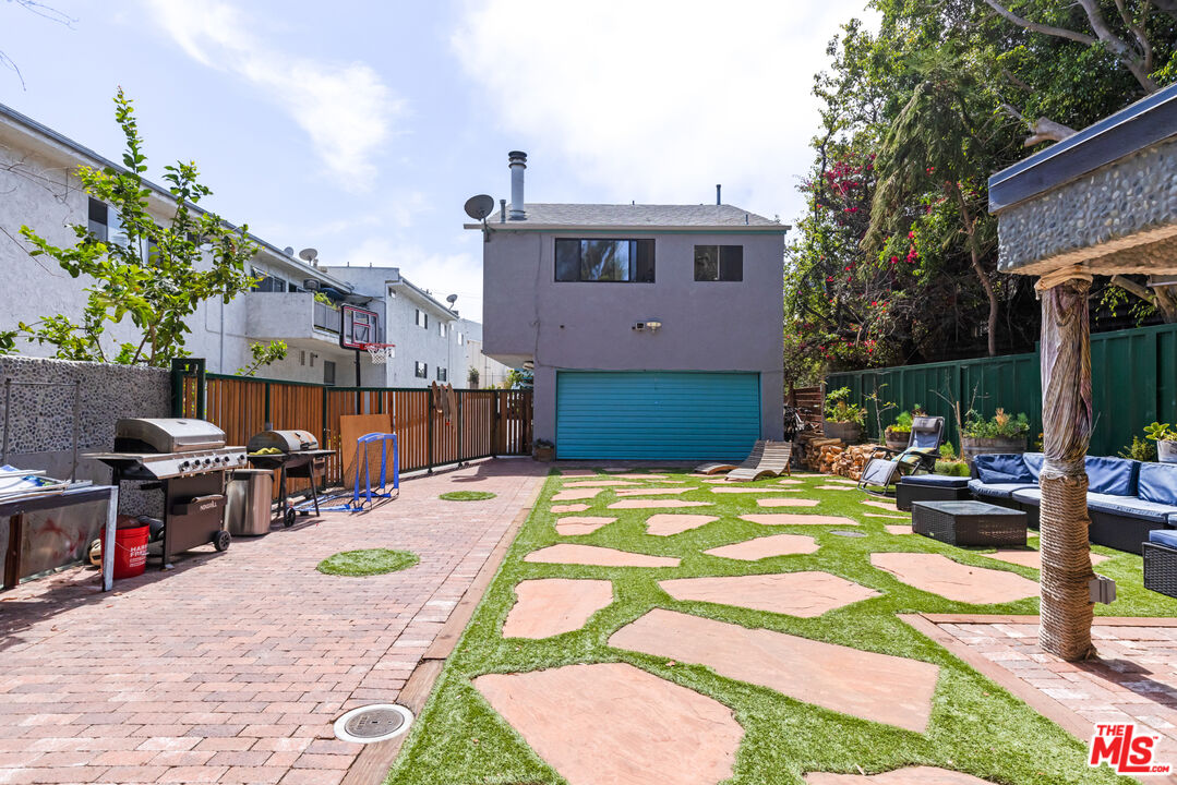 29231 HEATHERCLIFF RD Unit: 2