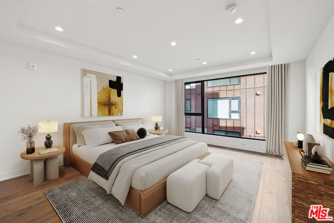 725 N Croft Ave Unit: 302