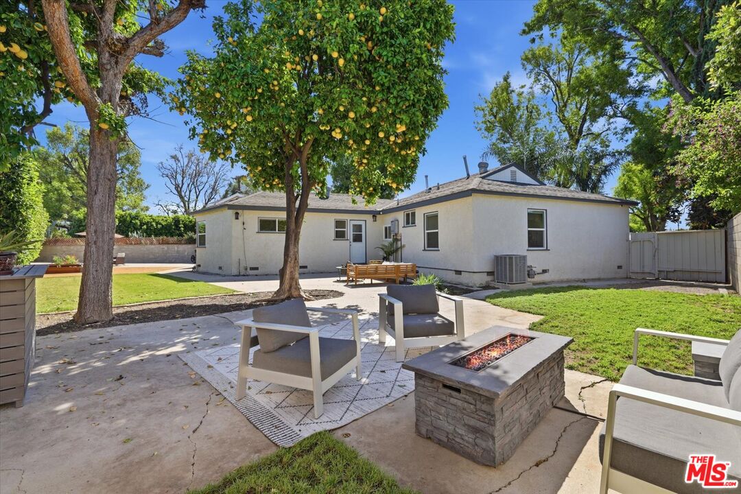 7822 Peach Ave