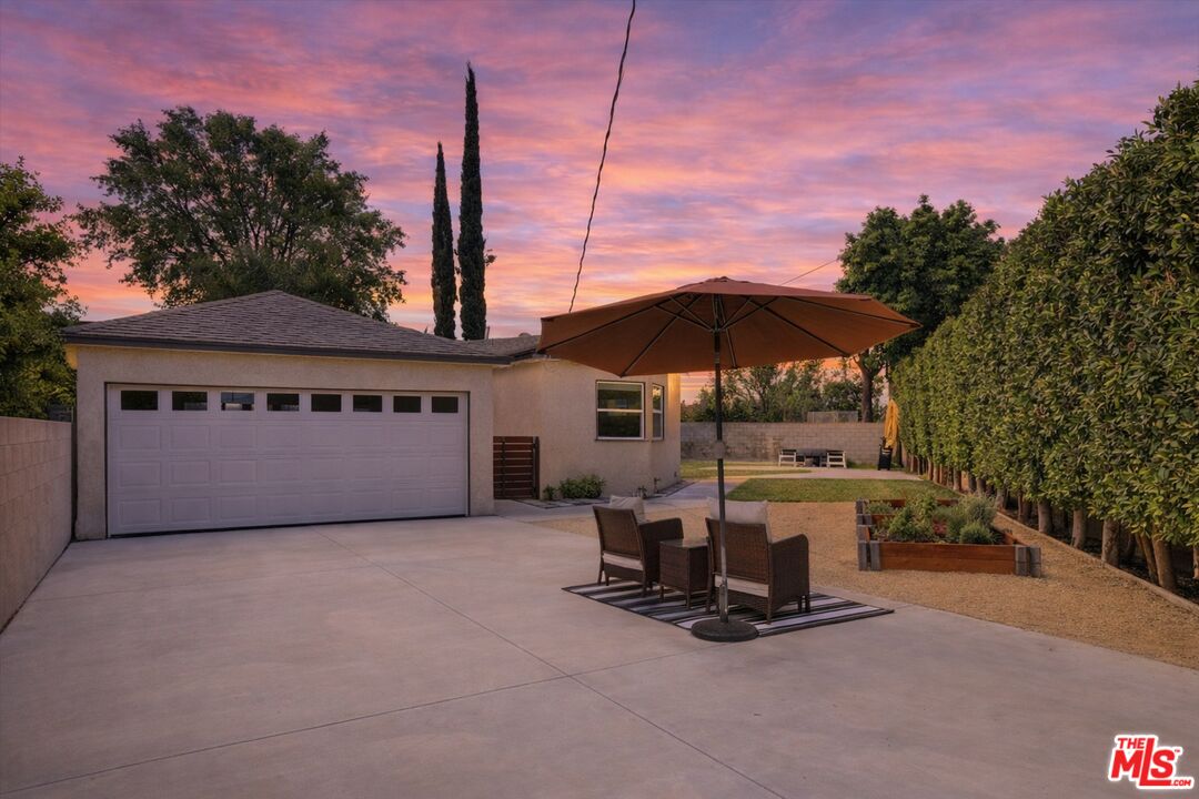 7822 Peach Ave