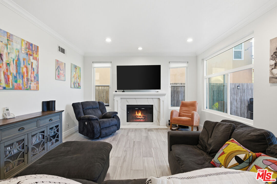 7365 Westcliff Dr