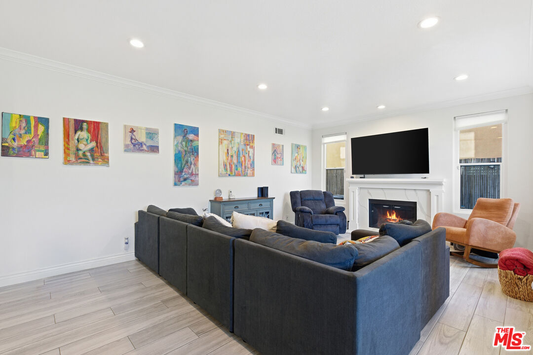 7365 Westcliff Dr